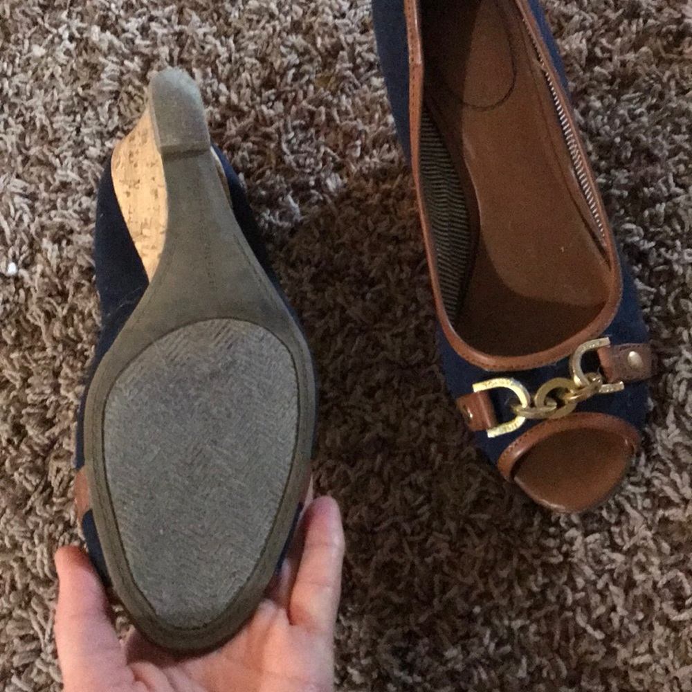 Heels - Picture 2 of 3